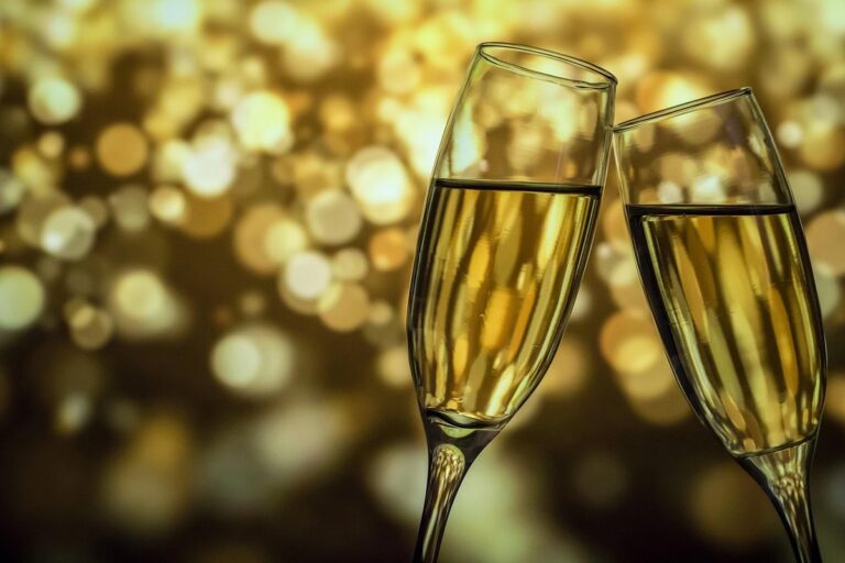 Organiser une soirée d’entreprise de fin d’année : le guide complet