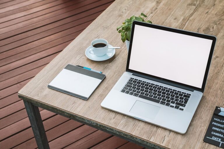 Canva gratuit : créer ses visuels d’événement sans être graphiste